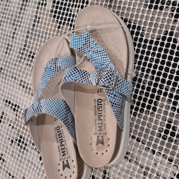 Mephisto Helen Turquoise Sandal - Picture 5 of 7